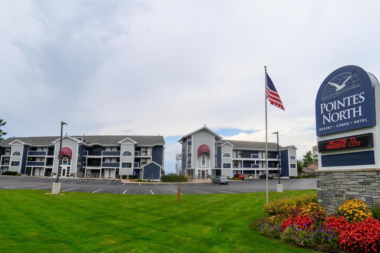 Pointes North Beachfront Resort Hotel Traverse Stadt Exterior foto